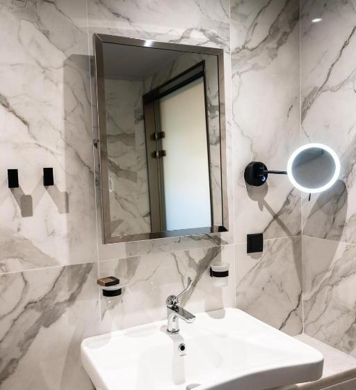 חדר סטנדרט עם מיטת קינג, Zoe Seaside Resort