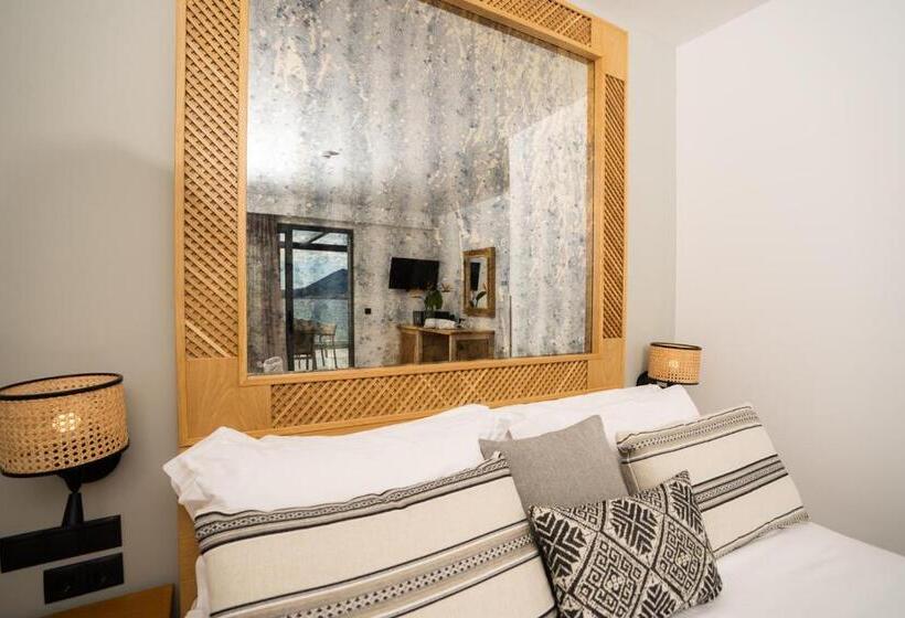 חדר דלוקס עם מרפסת נוף לים, Zoe Seaside Resort