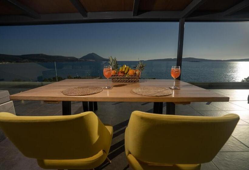 חדר דלוקס עם מרפסת נוף לים, Zoe Seaside Resort