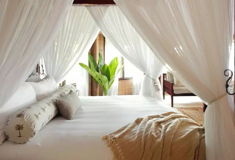 Standard-bungalow, Matangi Private Island Resort