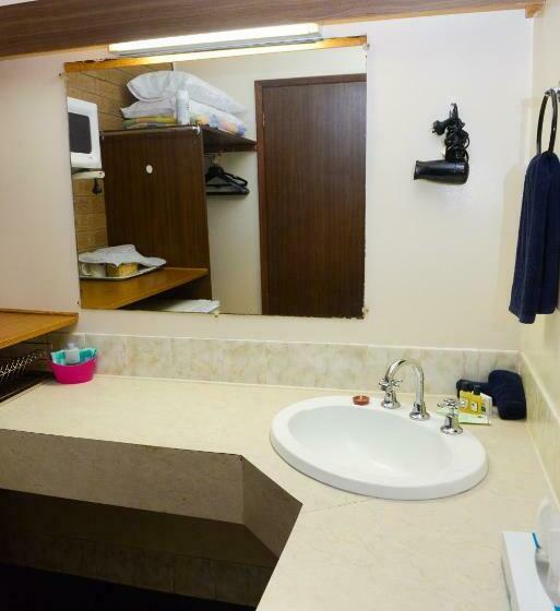 패밀리 룸, Portland Retro Motel