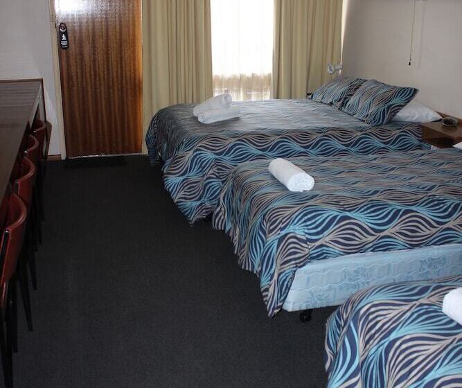 패밀리 룸, Portland Retro Motel