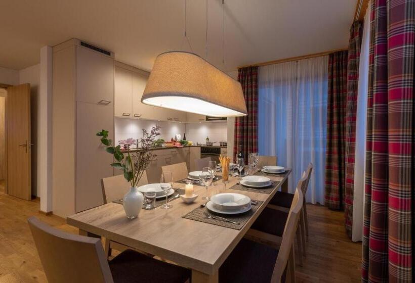 Апартаменты 3 Спальни, Pradas Resort Brigels