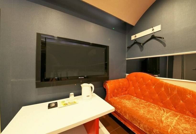 اتاق استاندارد, Sense Motel