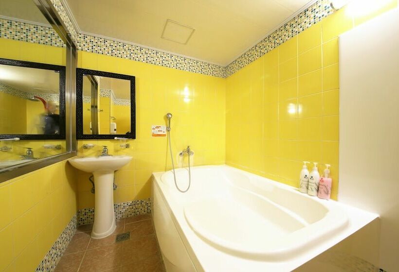 اتاق استاندارد, Sense Motel