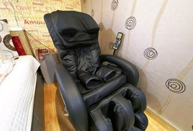 اتاق لوکس, Sense Motel