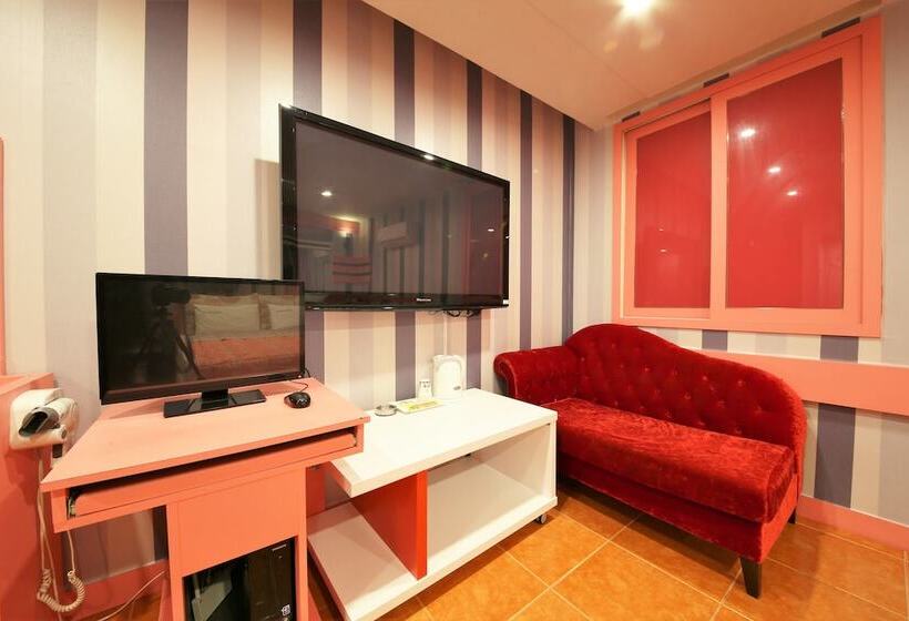Номер Deluxe, Sense Motel