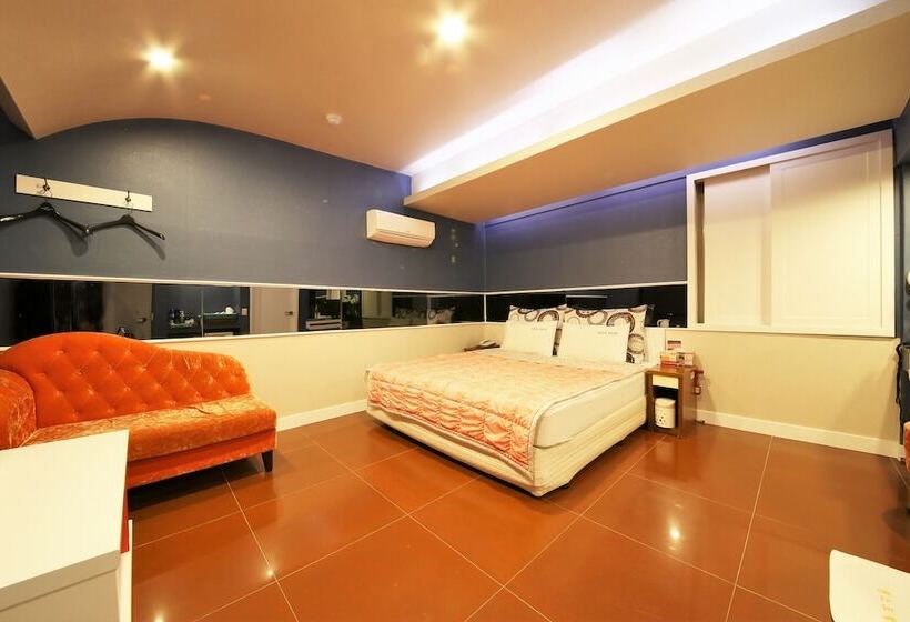 اتاق سوپریور, Sense Motel