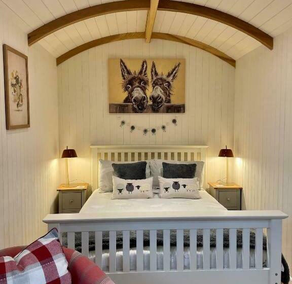 Номер Стандарт Вид на Сад, Skipbridge Farm Glamping