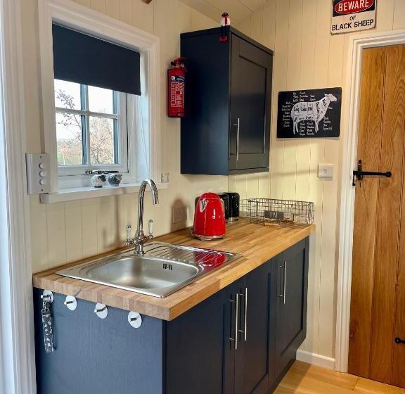 חדר סטנדרט נוף לגינה, Skipbridge Farm Glamping