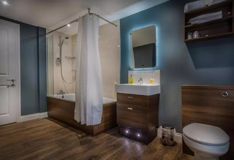 デラックスルーム, The Golden Lion Hotel, St Ives, Cambridgeshire