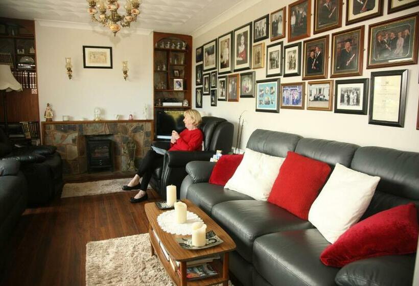 غرفة قياسية, Torine House