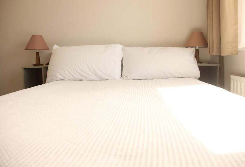 غرفة قياسية, Torine House