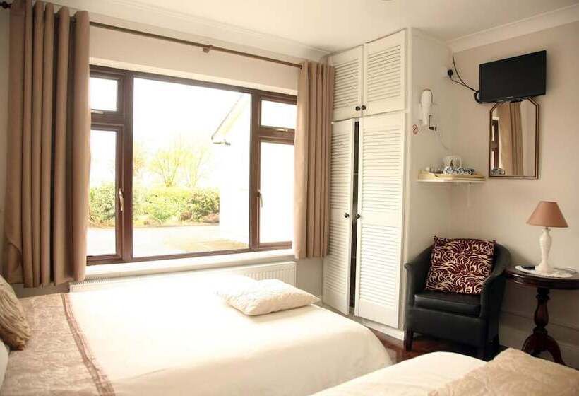Семейный Номер, Torine House
