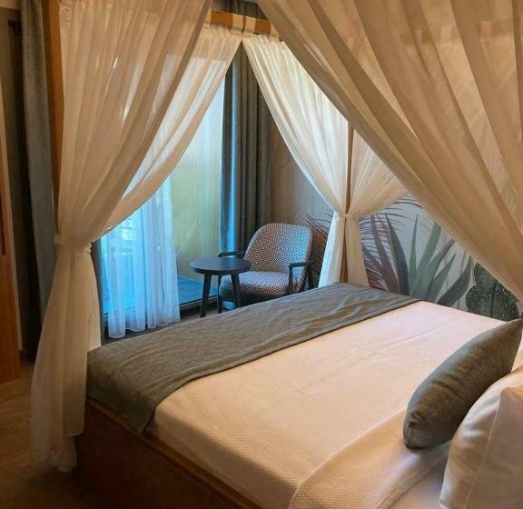 جناح جونيور, Palm Hills Hotel Bodrum