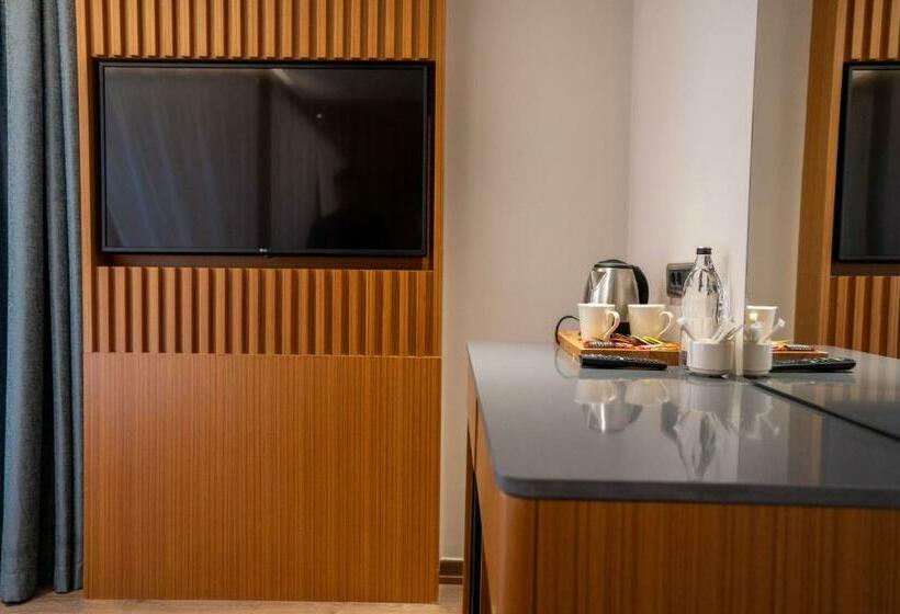 جناح جونيور, Palm Hills Hotel Bodrum