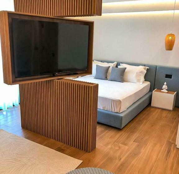 سوییت جونیور لوکس, Teuta