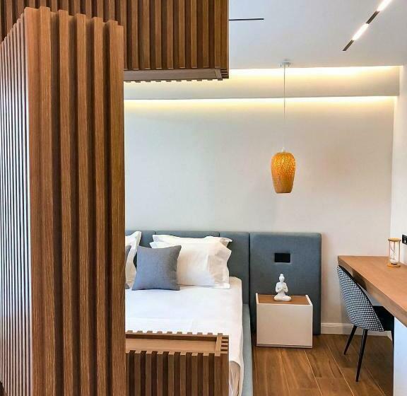 سوییت جونیور لوکس, Teuta