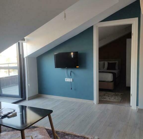 غرفة قياسية رباعية, Istanbul Airport Family Suites