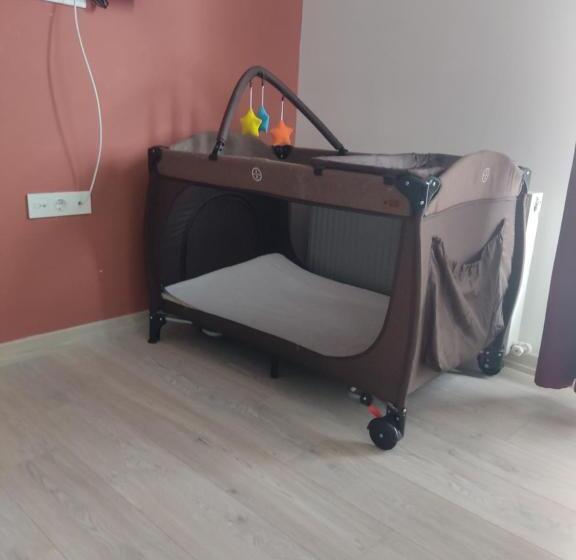 غرفة قياسية رباعية, Istanbul Airport Family Suites