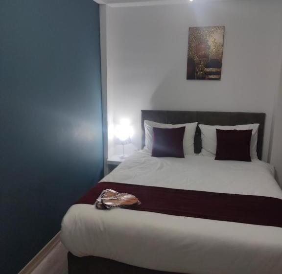 غرفة قياسية رباعية, Istanbul Airport Family Suites