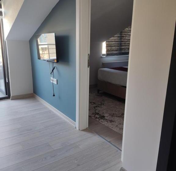 חדר משפחתי, Istanbul Airport Family Suites