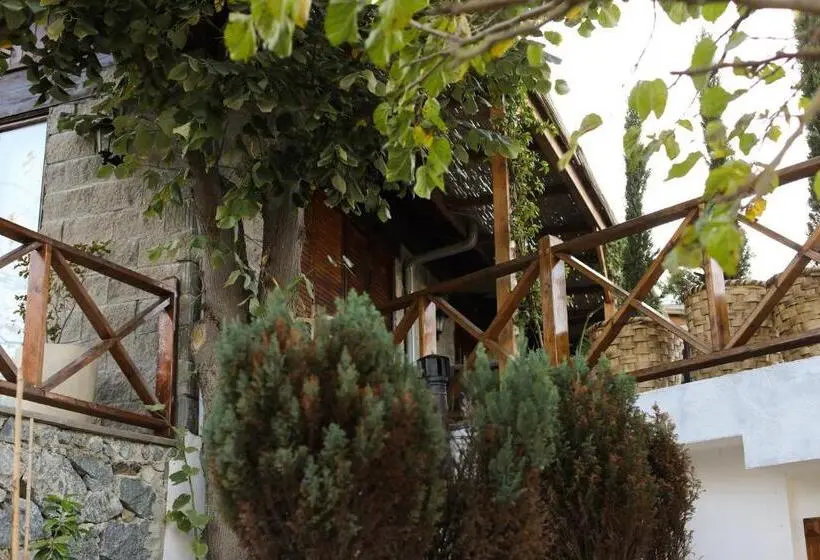Yhden Hengen Huone Puutarhanäkymä, Mavi̇ At Hotel Blue Horse