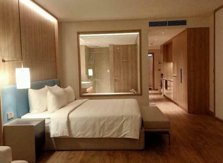 Standard studio with lake view, Alacarte Rosabella Nguyen