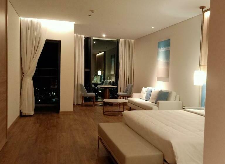 Standard studio with lake view, Alacarte Rosabella Nguyen