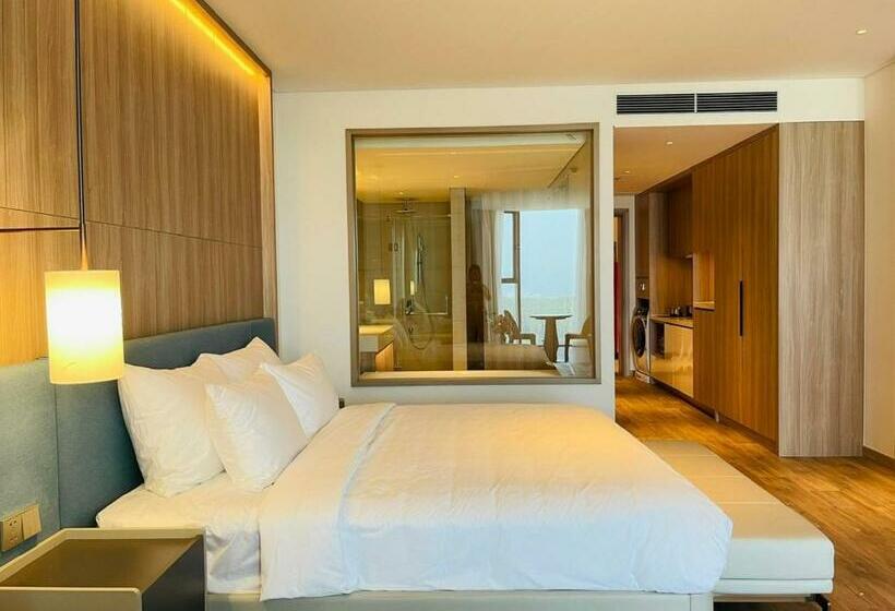 Standard studio with lake view, Alacarte Rosabella Nguyen