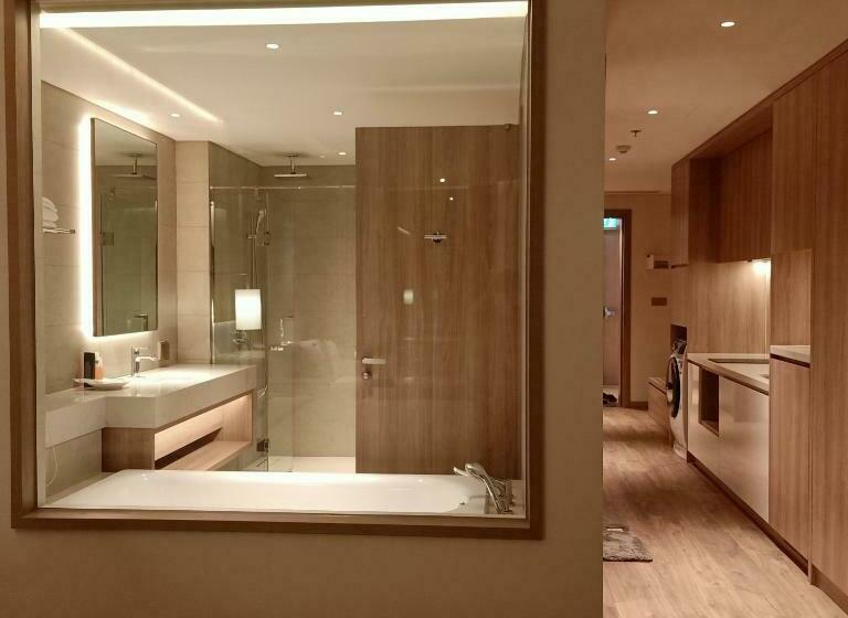 Standard studio with lake view, Alacarte Rosabella Nguyen