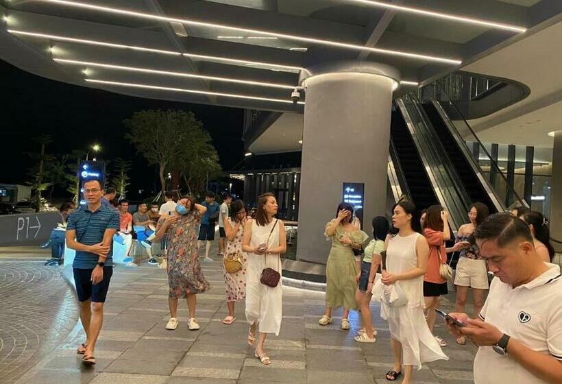 Standard studio with lake view, Alacarte Rosabella Nguyen