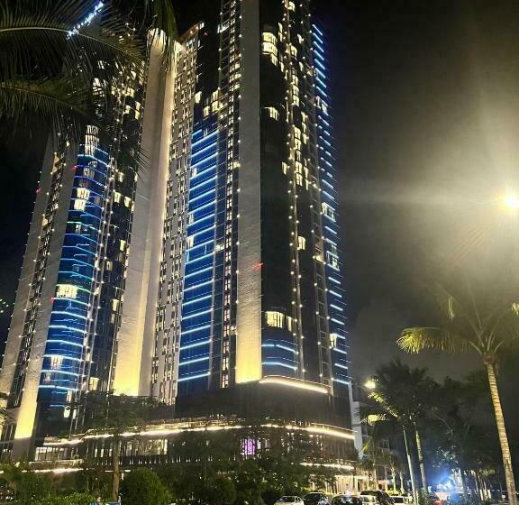 Standard studio with lake view, Alacarte Rosabella Nguyen