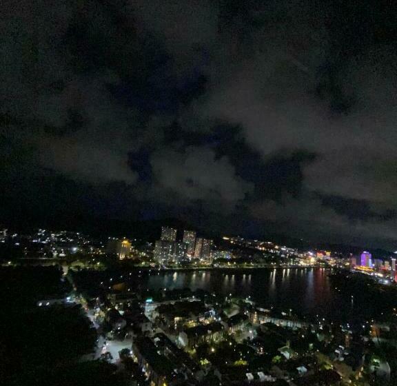 استودیوی استاندارد با چشمانداز دریا, Alacarte Rosabella Nguyen