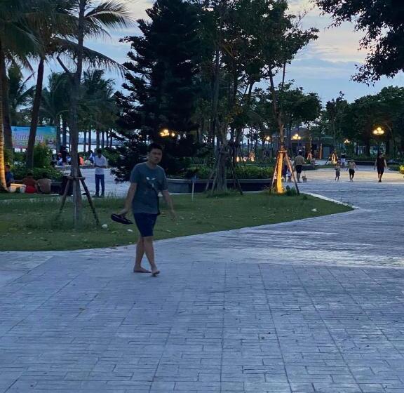 سوئیت 2 خوابه, Alacarte Rosabella Nguyen