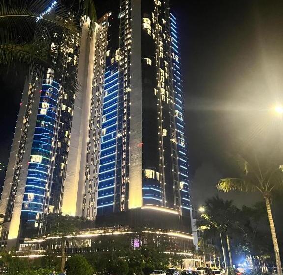 سوئیت 2 خوابه, Alacarte Rosabella Nguyen