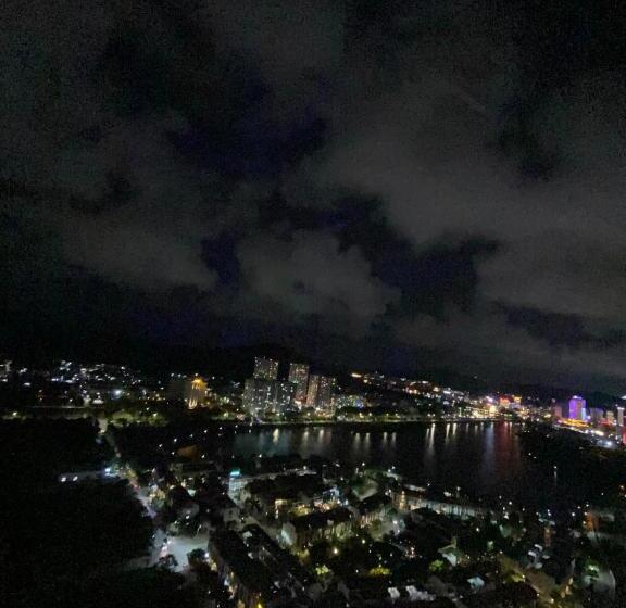 سوئیت 2 خوابه, Alacarte Rosabella Nguyen