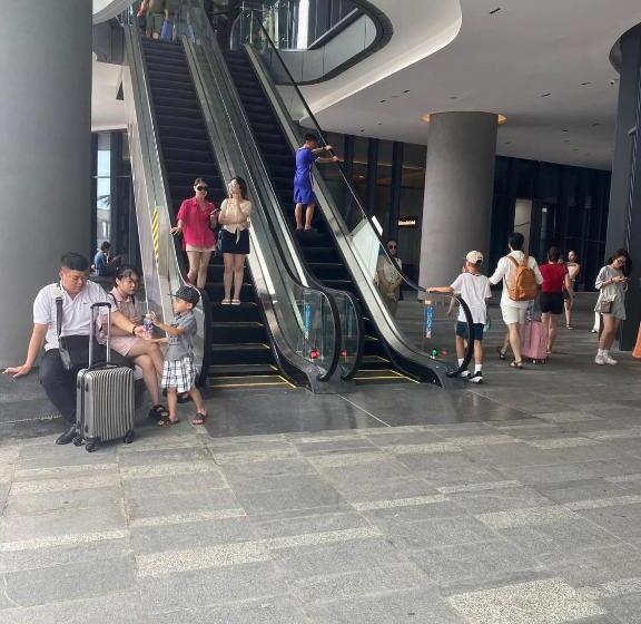 سوئیت 2 خوابه, Alacarte Rosabella Nguyen