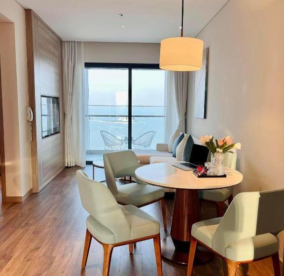 سوئیت 2 خوابه, Alacarte Rosabella Nguyen