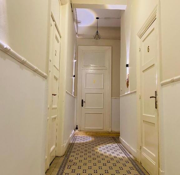 اتاق استاندارد, Oh! Cairo Pharaoh Hostel