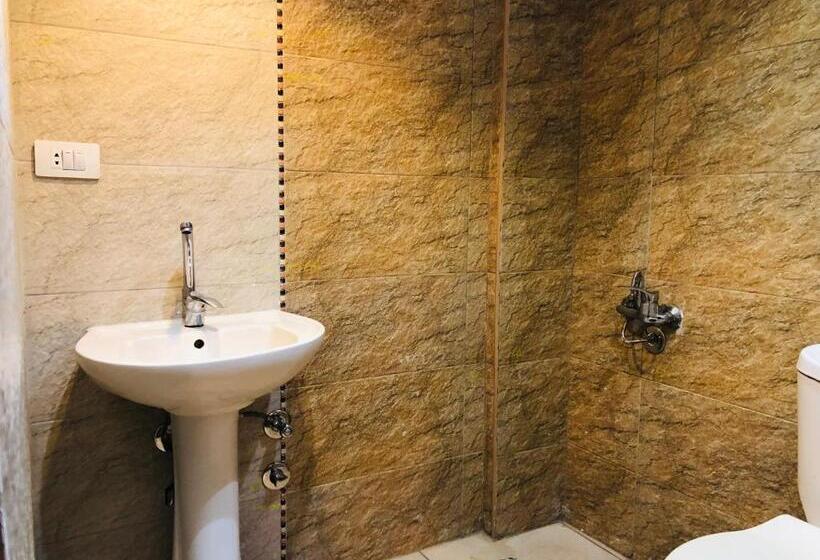 اتاق استاندارد سه نفره, Oh! Cairo Pharaoh Hostel