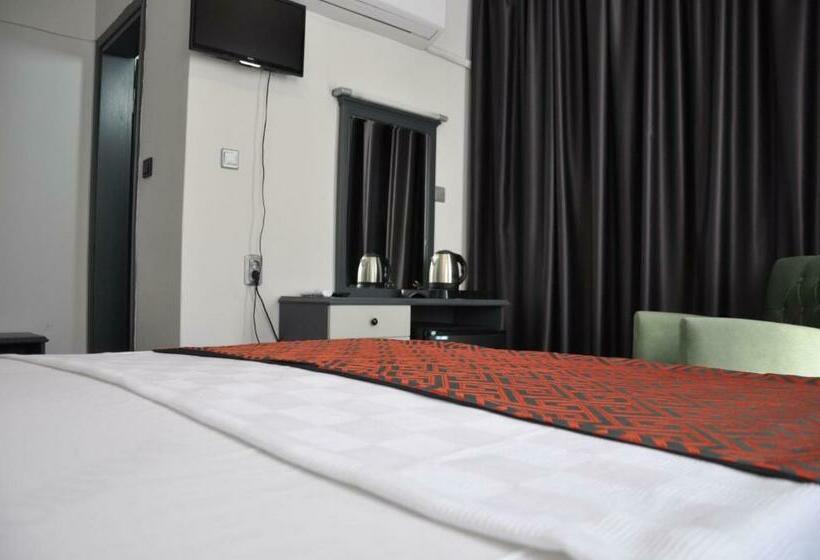 Номер Стандарт, Livia