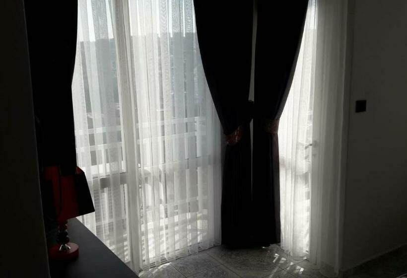 Номер Стандарт Трехместный, Livia