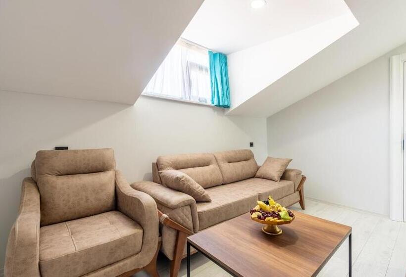 سوئیت 2 خوابه, Wp White Palace