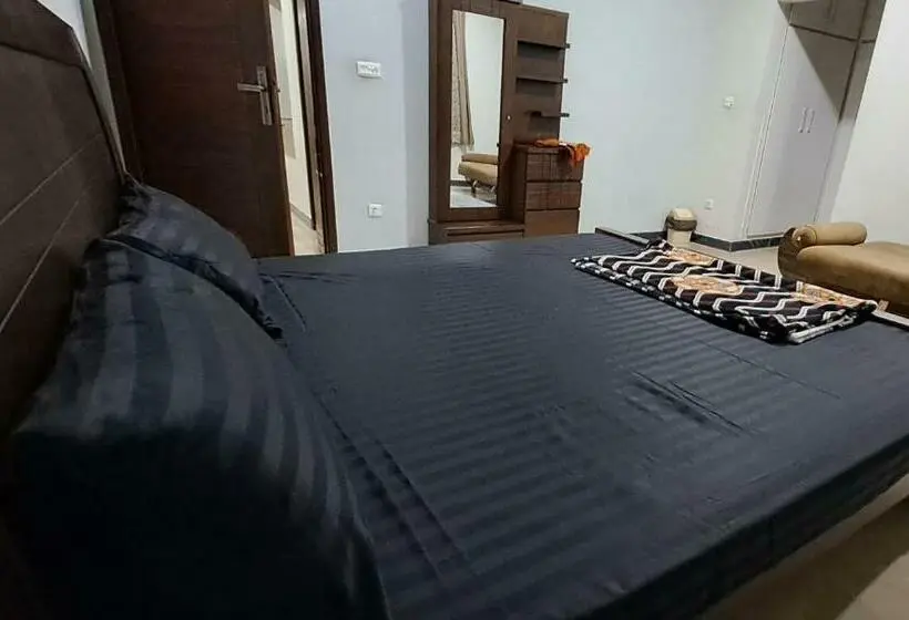 اتاق کلاسیک سه تخته, 26 Number Bus Stop Guest House