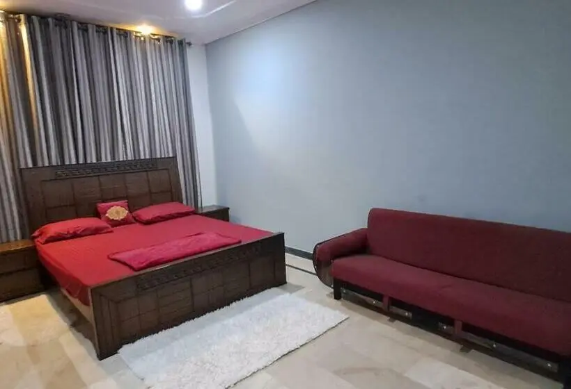 اتاق کلاسیک سه تخته, 26 Number Bus Stop Guest House