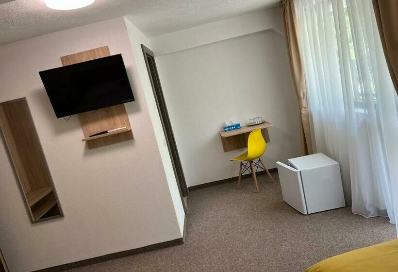 חדר סטנדרט לשלושה, Panorama David