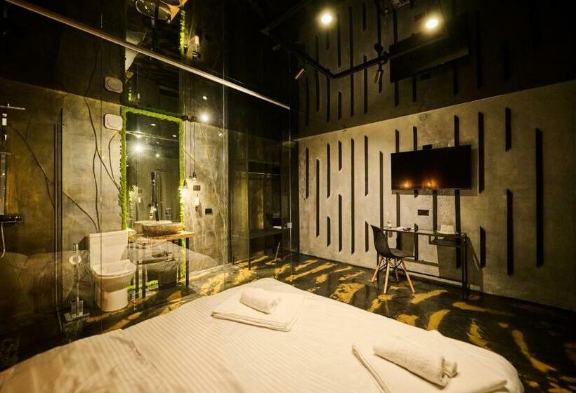 غرفة ديلوكس, Sianisia