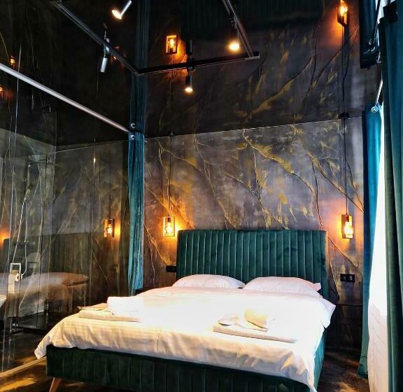 غرفة ديلوكس, Sianisia