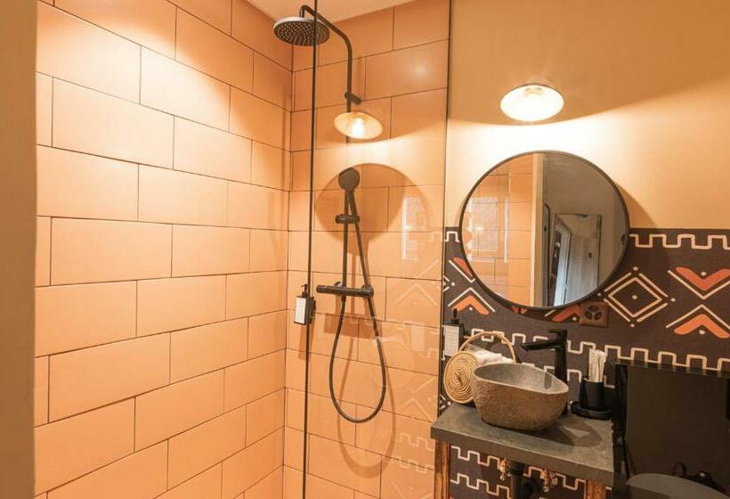 غرفة قياسية, Le Wafo